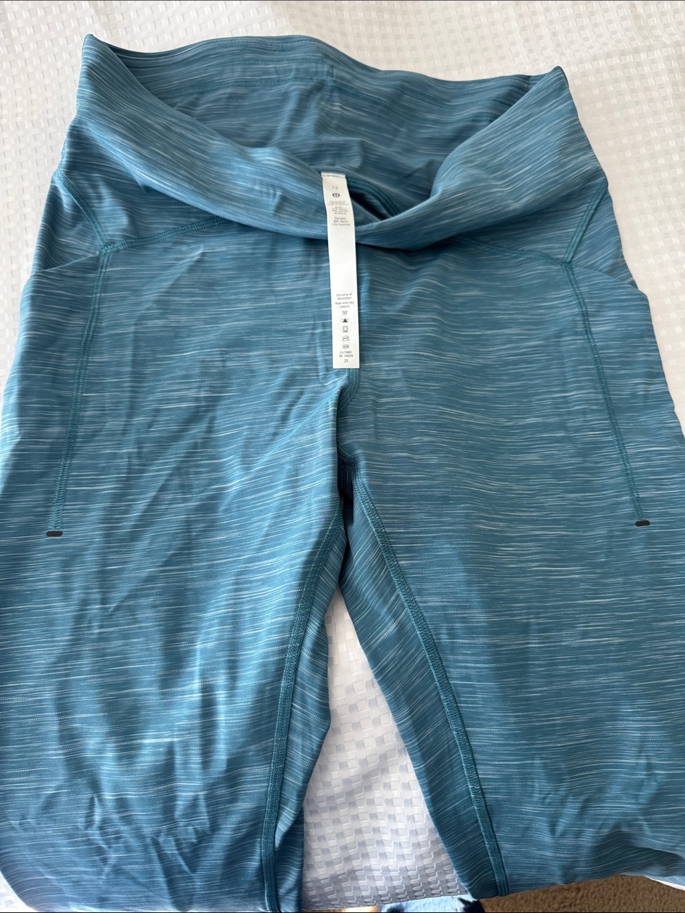 Lululemon Women’s size 12, Blue Athletic Leggings double pocket 7/8 length